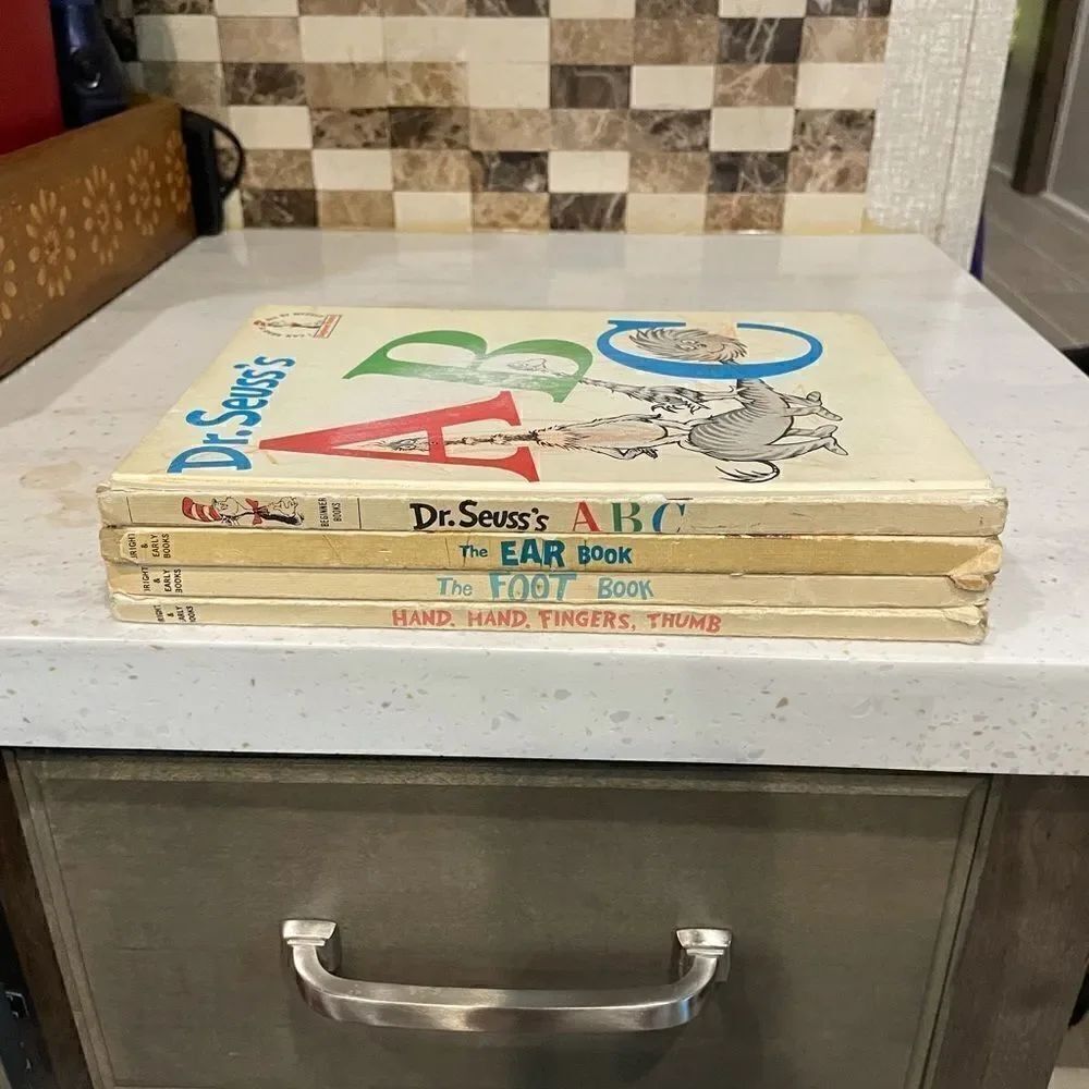 4 Dr Seuss Books